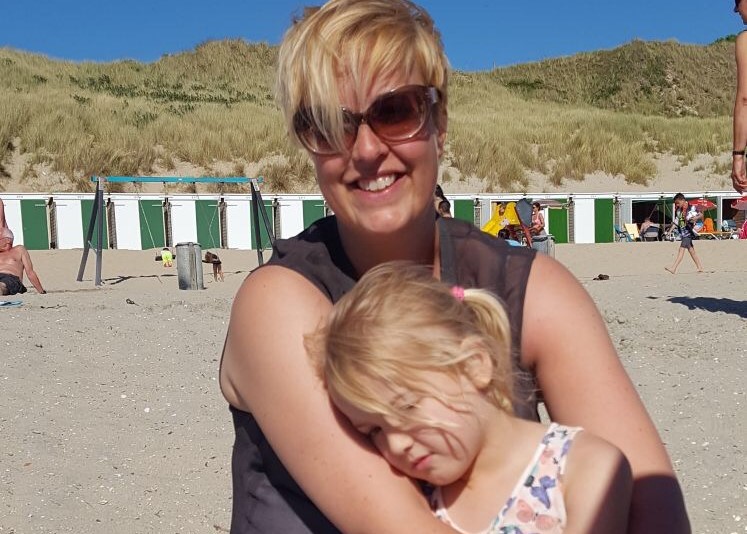 thuisblijfmoeder, werkende moeder, werk, moeder, meisjesmama, chagrijnige thuisblijfmoeder