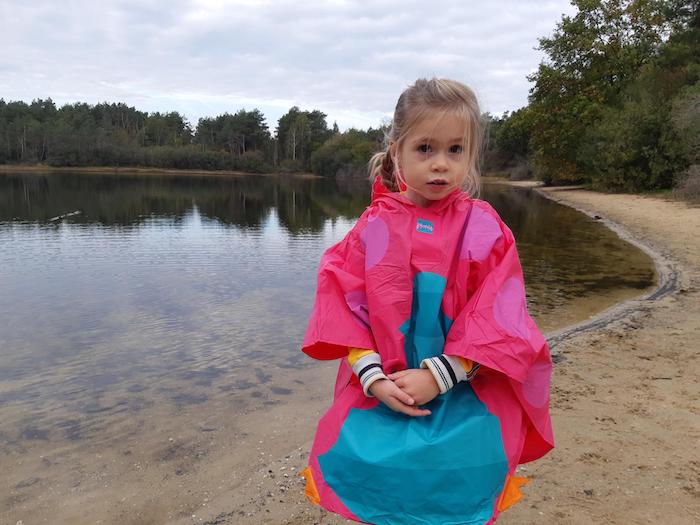 stoerekindjes regenkleding, stoerekindjes, meisjes poncho, roze poncho, poncho uiltjes