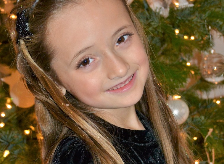 glitter voor in je haren, who's that girl, feestkapsel, meisjeskapsel, glitters