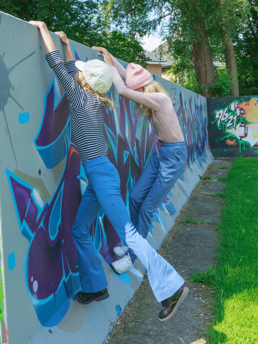 kleding voor lange meisjes, kleding voor lange meiden, broeken voor lange benen, mola, mooilang, webshop voor meisjeskleding, mola broeken