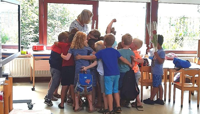 10 minuten gesprek op school, kleuterjuf, juffen worden onderschat