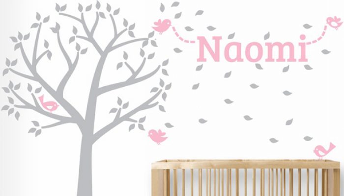 Naamstickers voor babykamer